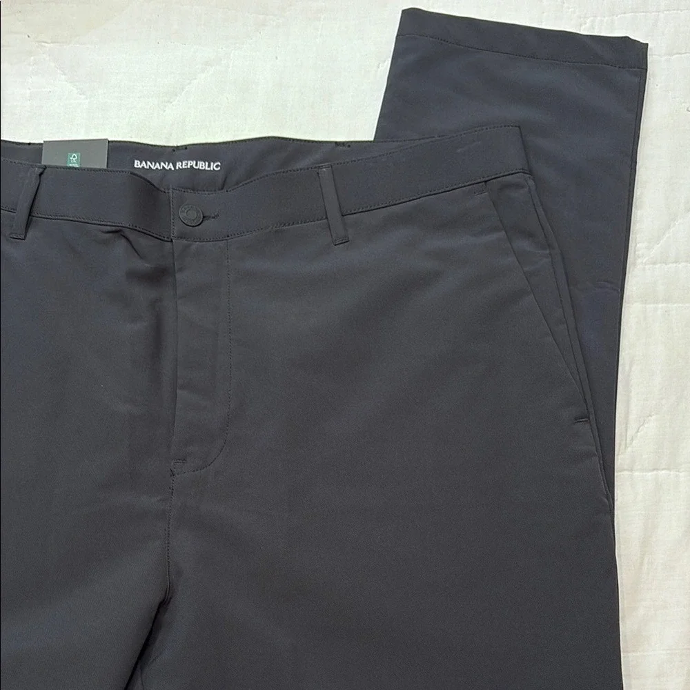NWT Banana Republic Mens‎ Flat Front Performance Pants Black 40x30